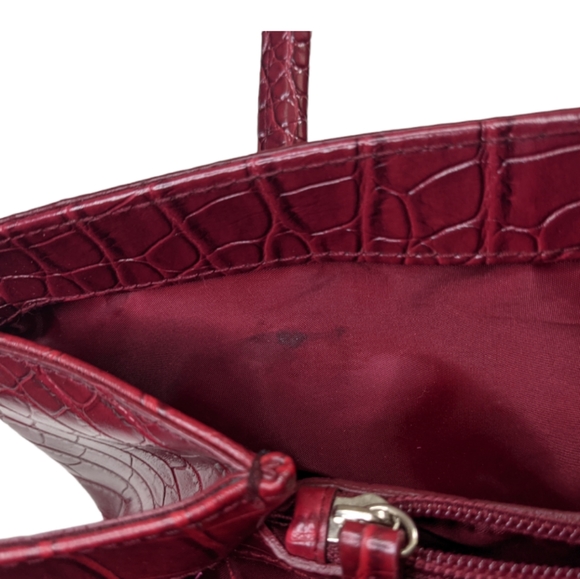 Disney Red Croc Embossed Shoulder Bag with ID Wallet ❤️ - Picture 9 of 13